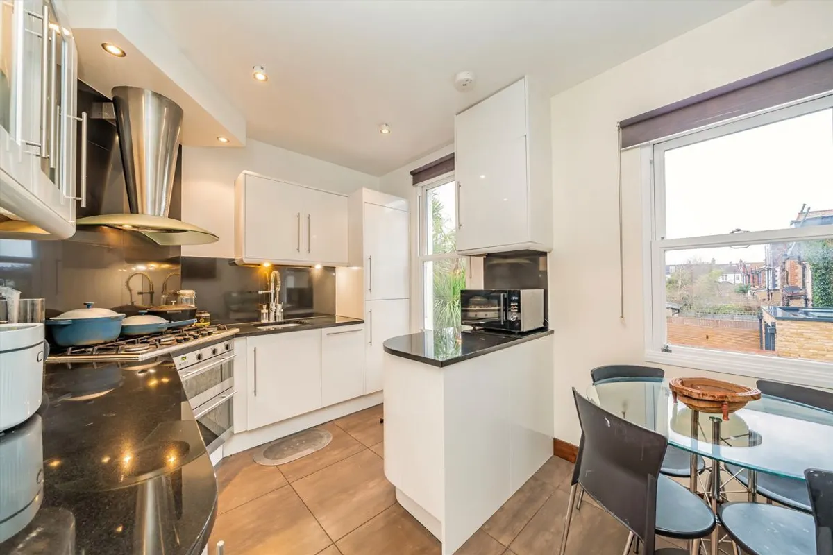 Flat Franciscan Road in Greater London