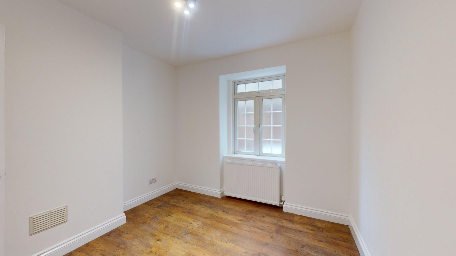 Flat Dundee Road in Greater London
