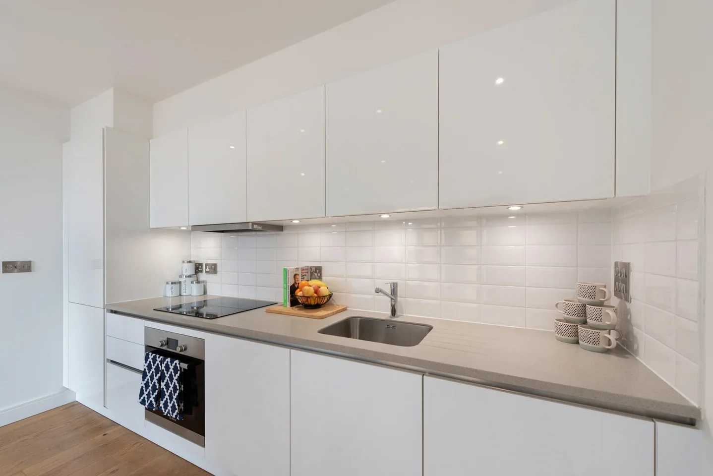 Flat Station Grove in Greater London