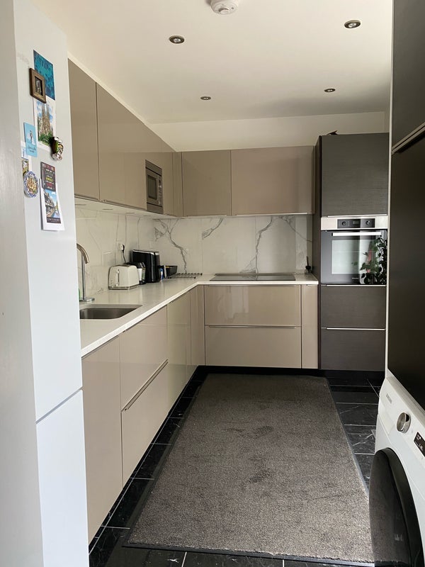 Room Grangecliffe Gardens in Greater London