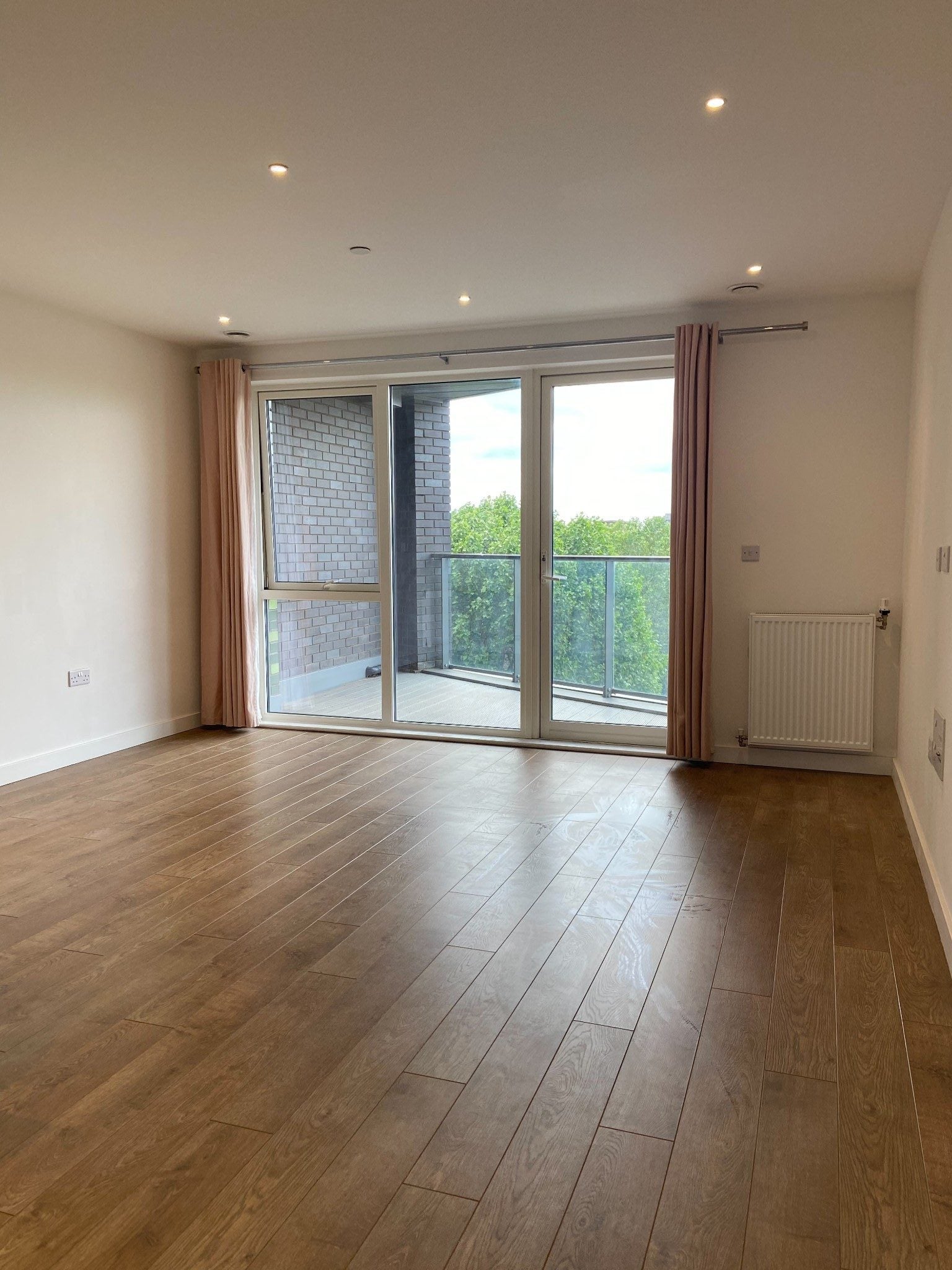 Flat Creekside in Greater London