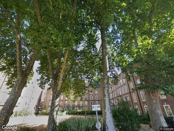 Flat Walnut Tree Walk in Greater London