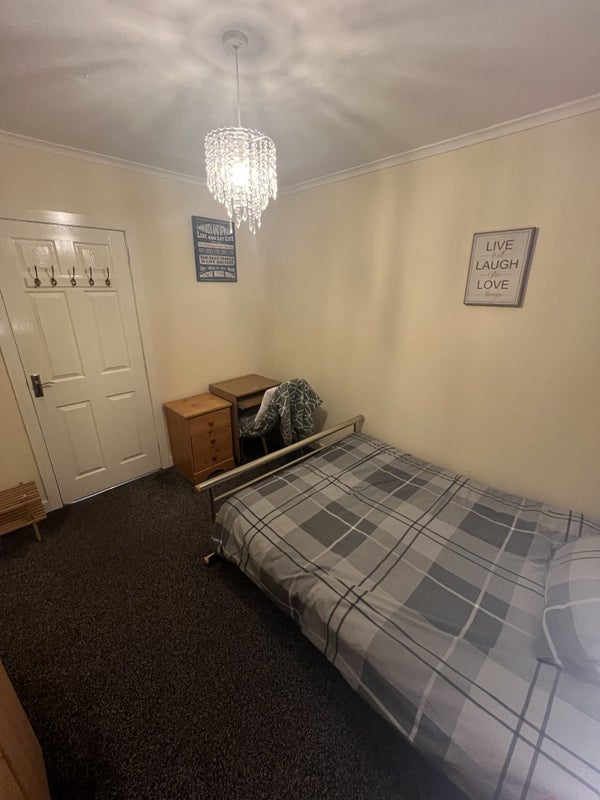 Room Muirbrae Way in Rutherglen