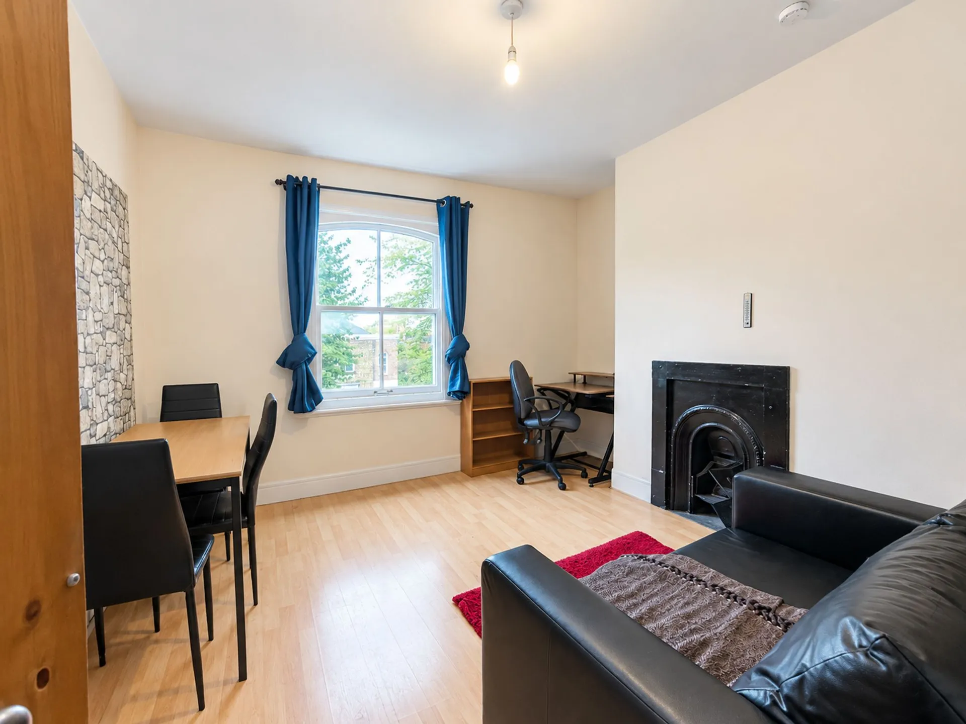 Room Trafalgar Avenue in Greater London