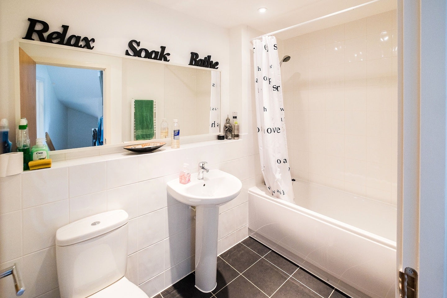 Room Horace Close in Shortstown