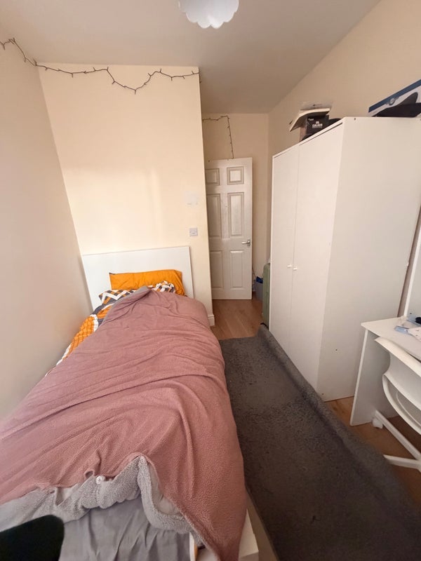 Room Cromer Road in Nottingham