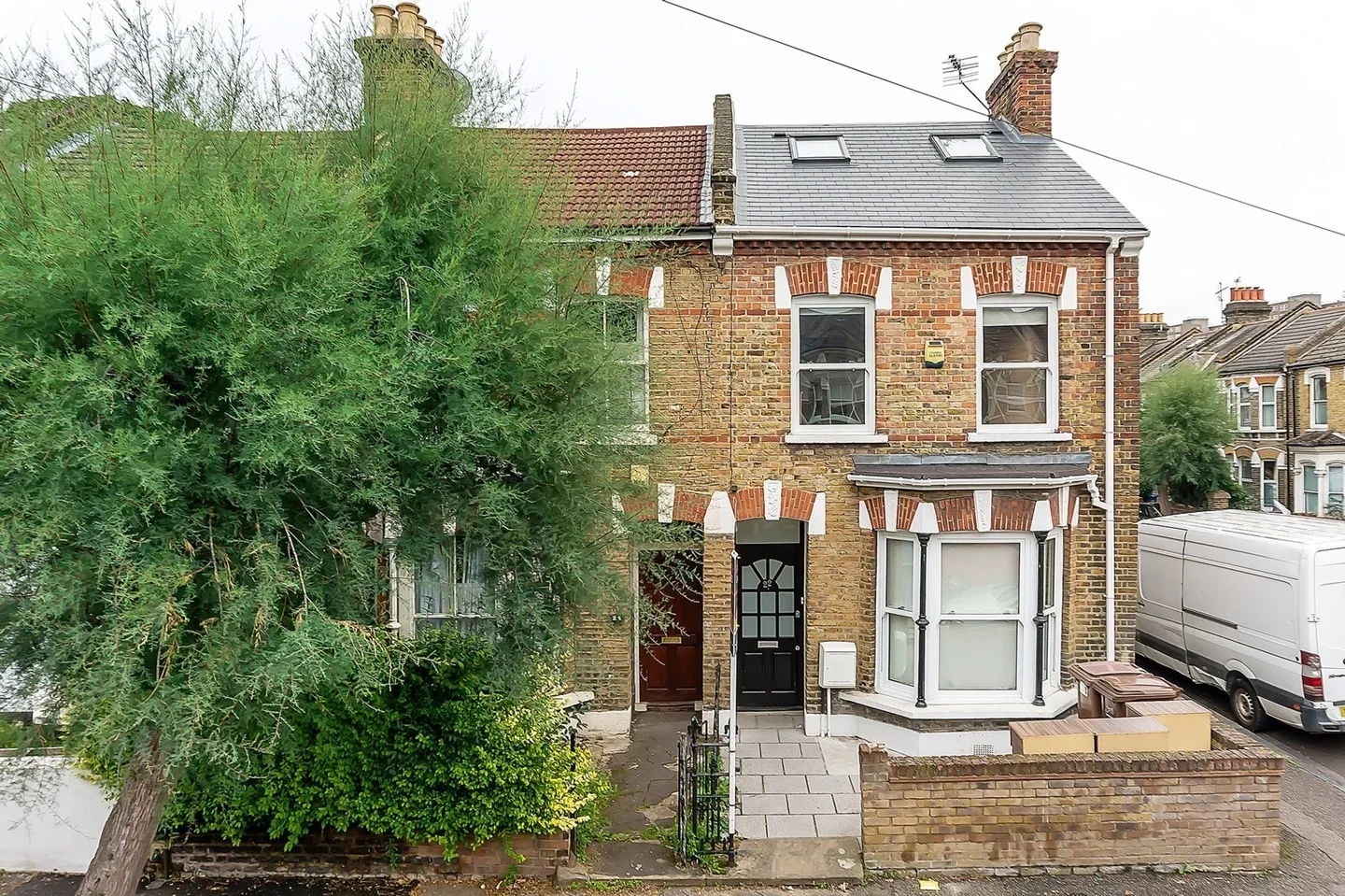 House Elcot Avenue in Greater London