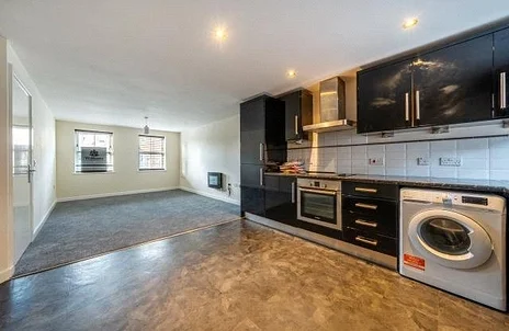 Flat Priory Court in Berkhamsted