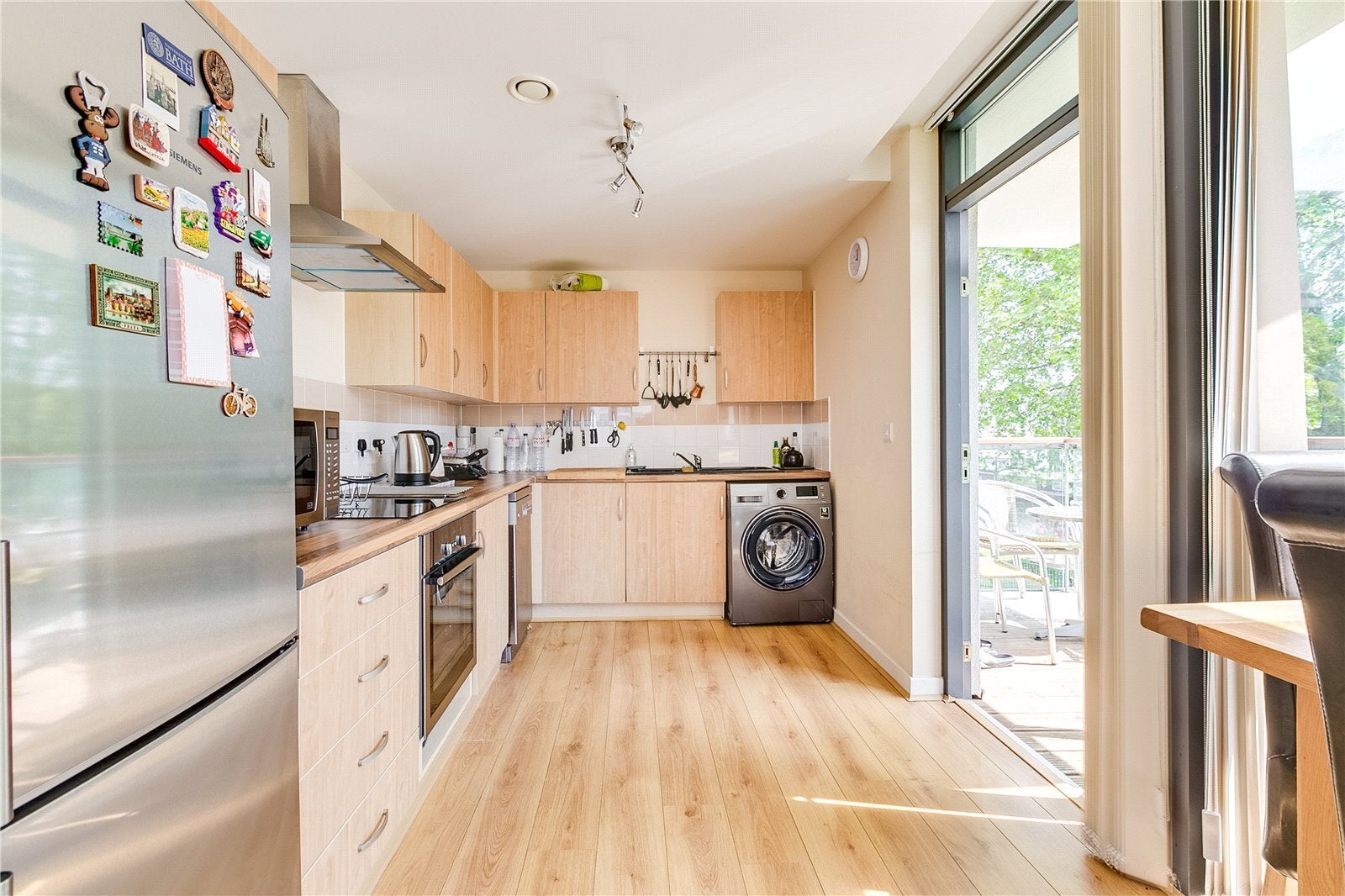 Flat Canalside Square in Greater London