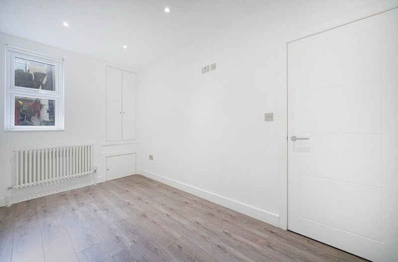 Room Wilberforce Road in Greater London