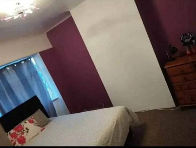 Room Carlton Crescent in Luton