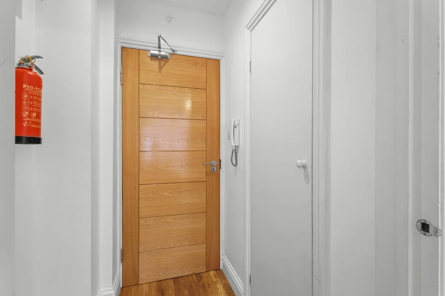 Flat Grosvenor Road in Bristol