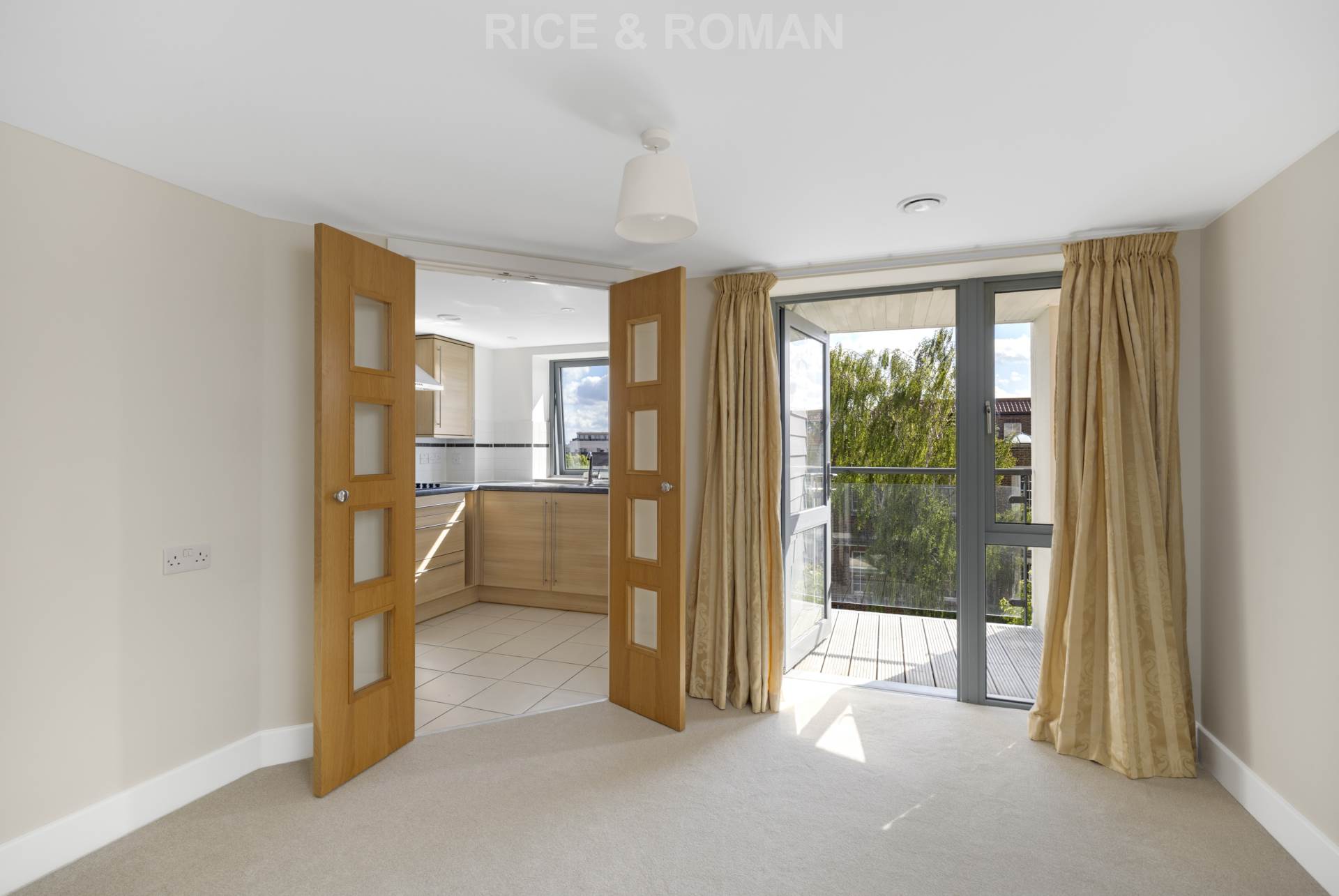 Flat Shotfield in Greater London