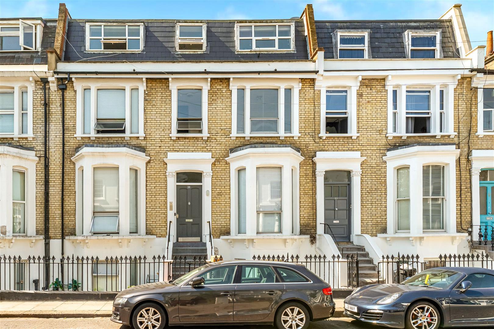 Flat Earl's Court Gardens in Greater London
