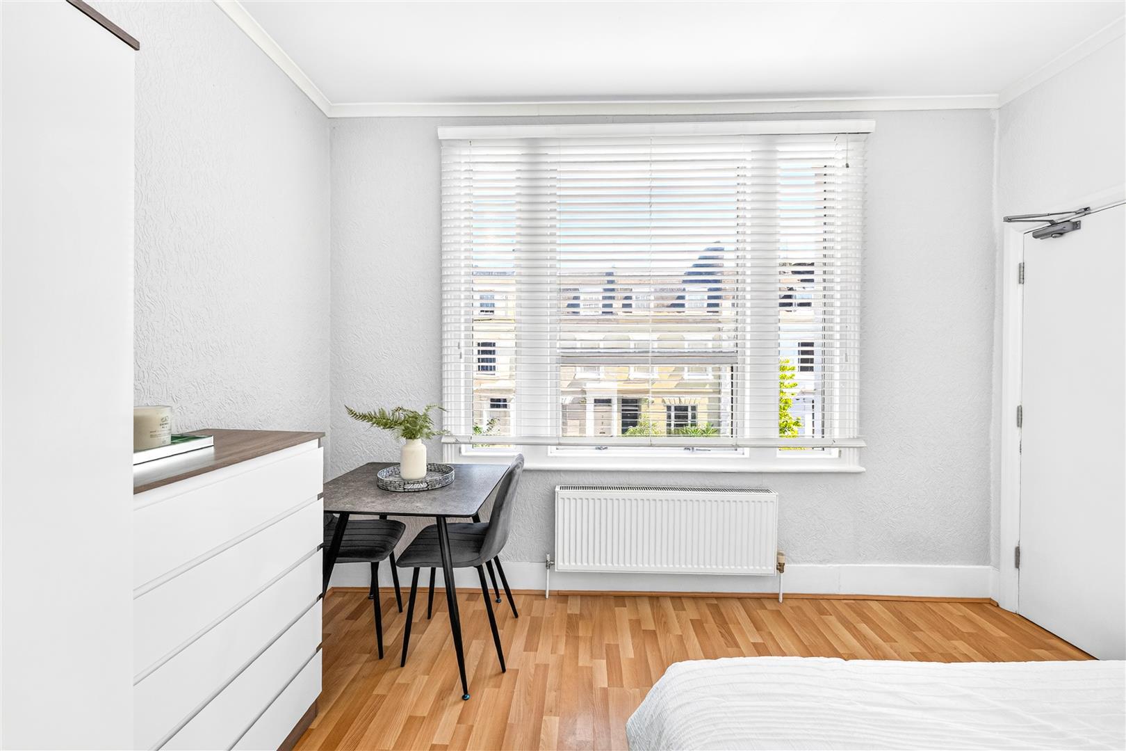 Flat Earl's Court Gardens in Greater London