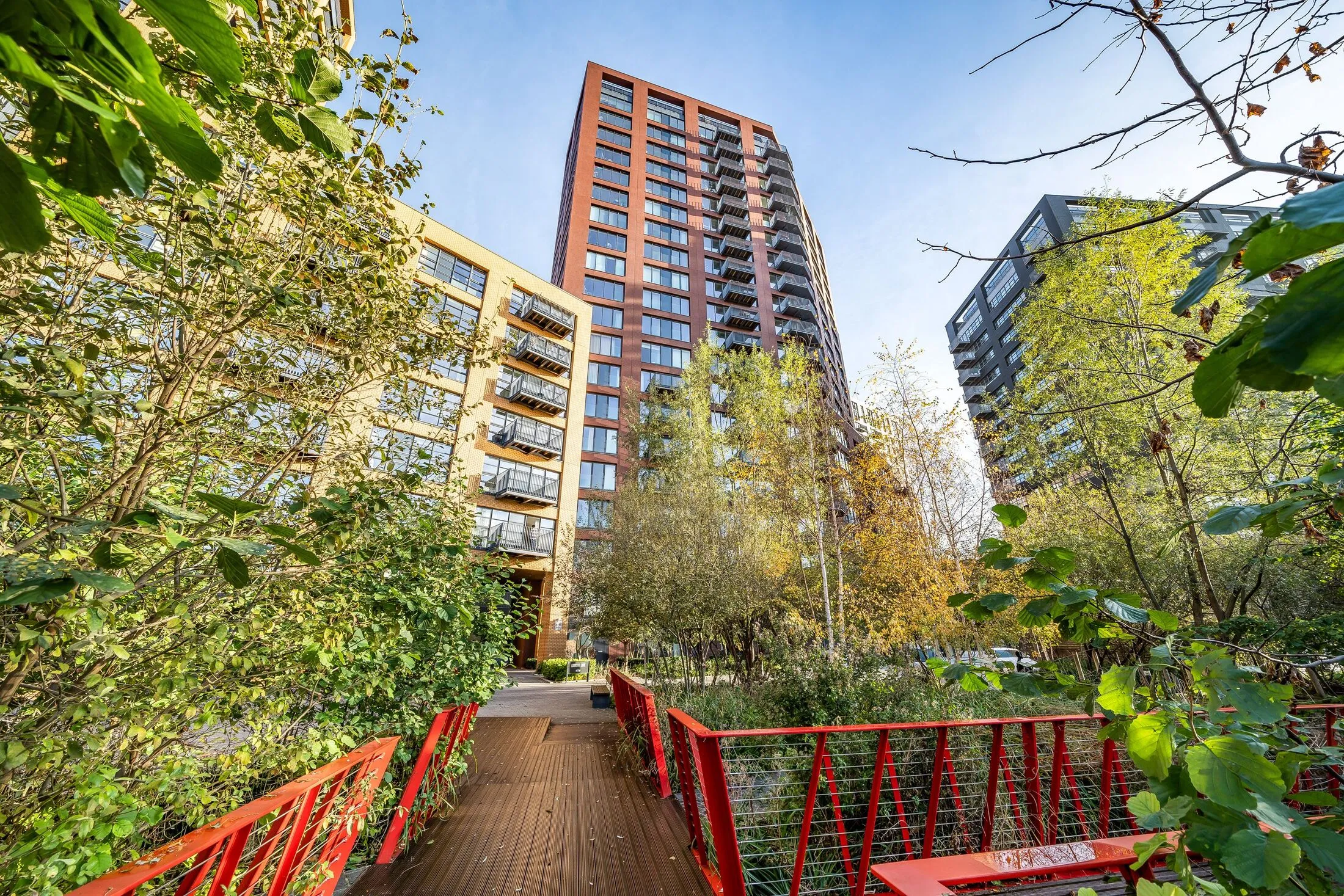 Flat Lyell Street in Greater London