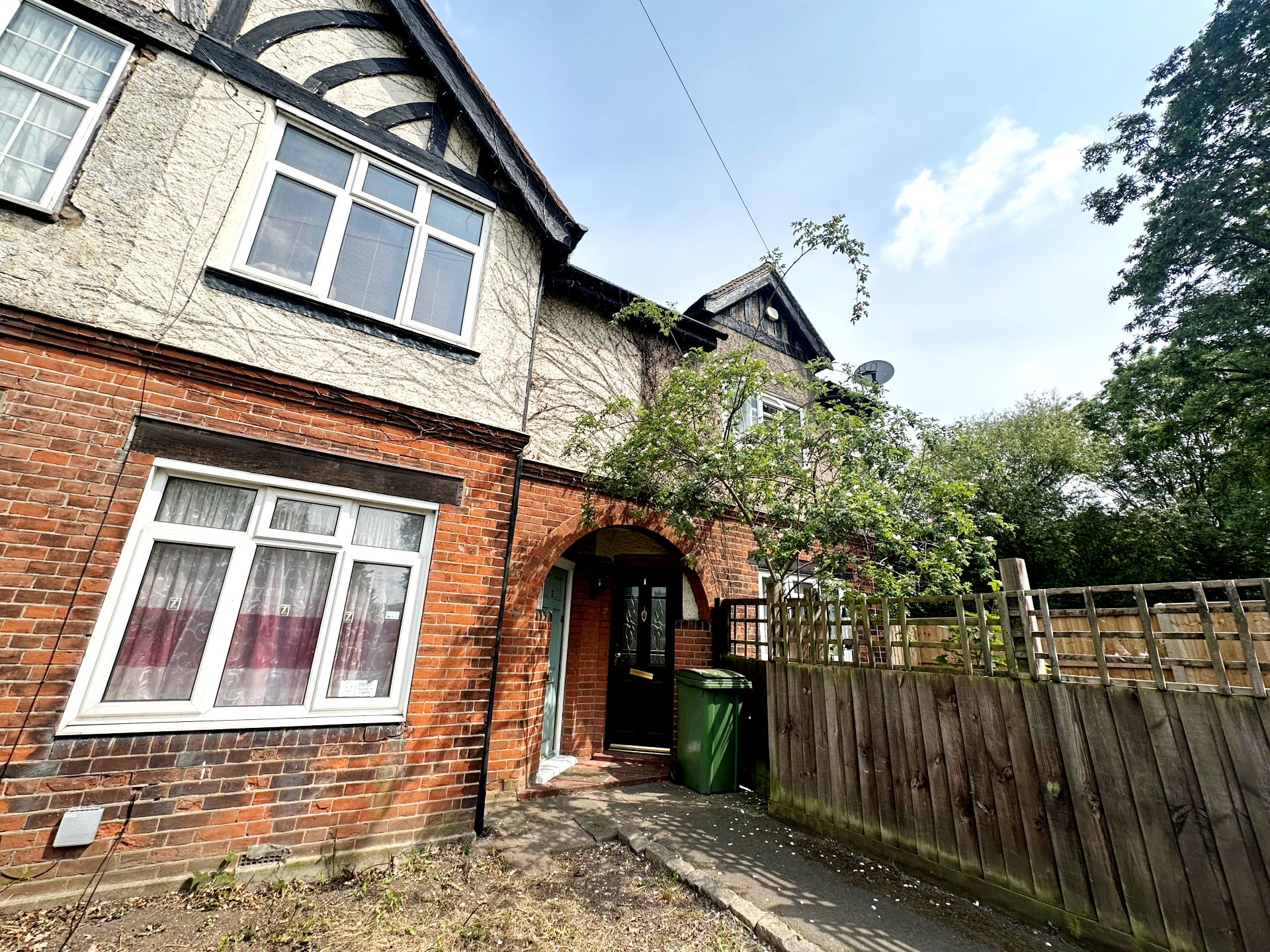 Flat Sevenoaks Way in Greater London