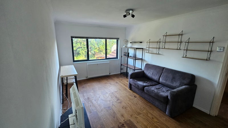 Room Eagle Lane in Greater London