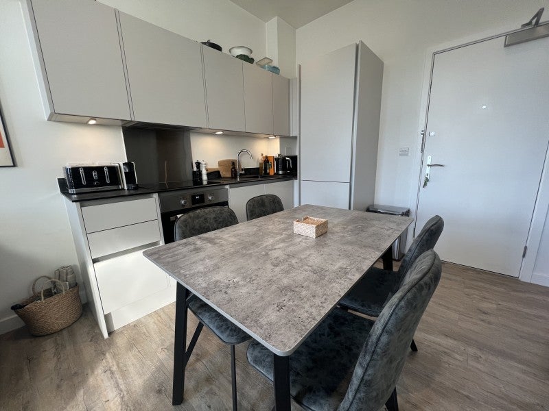 Flat London Road in Borough of Spelthorne