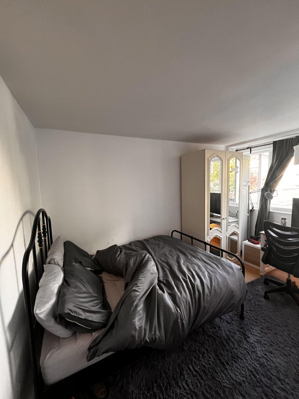 Room Clark Street in Greater London