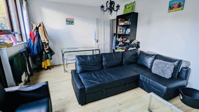 Room Crondall Street in Greater London