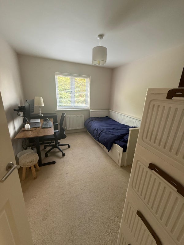 Flat Robina Court in Coventry
