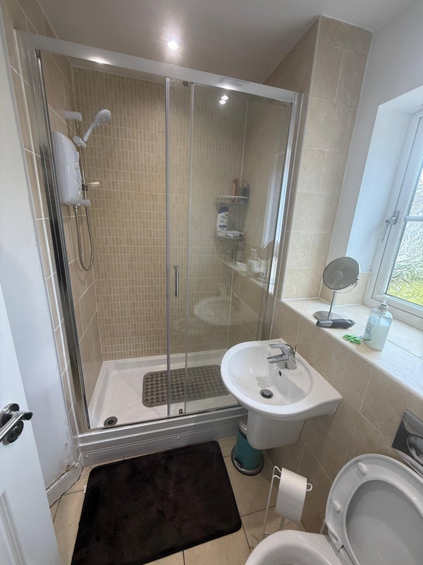 Flat Robina Court in Coventry
