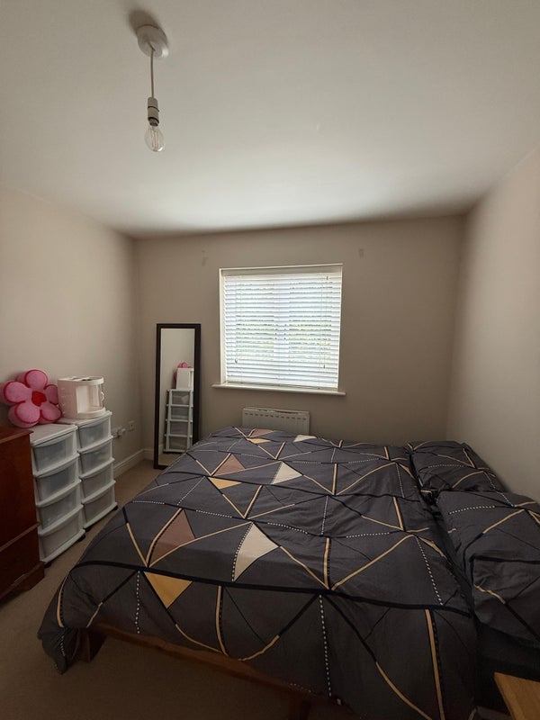 Flat Robina Court in Coventry
