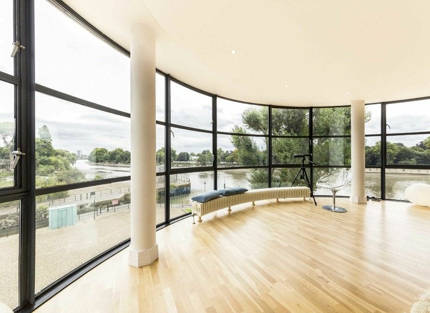 Flat Ferry Wharf in Greater London