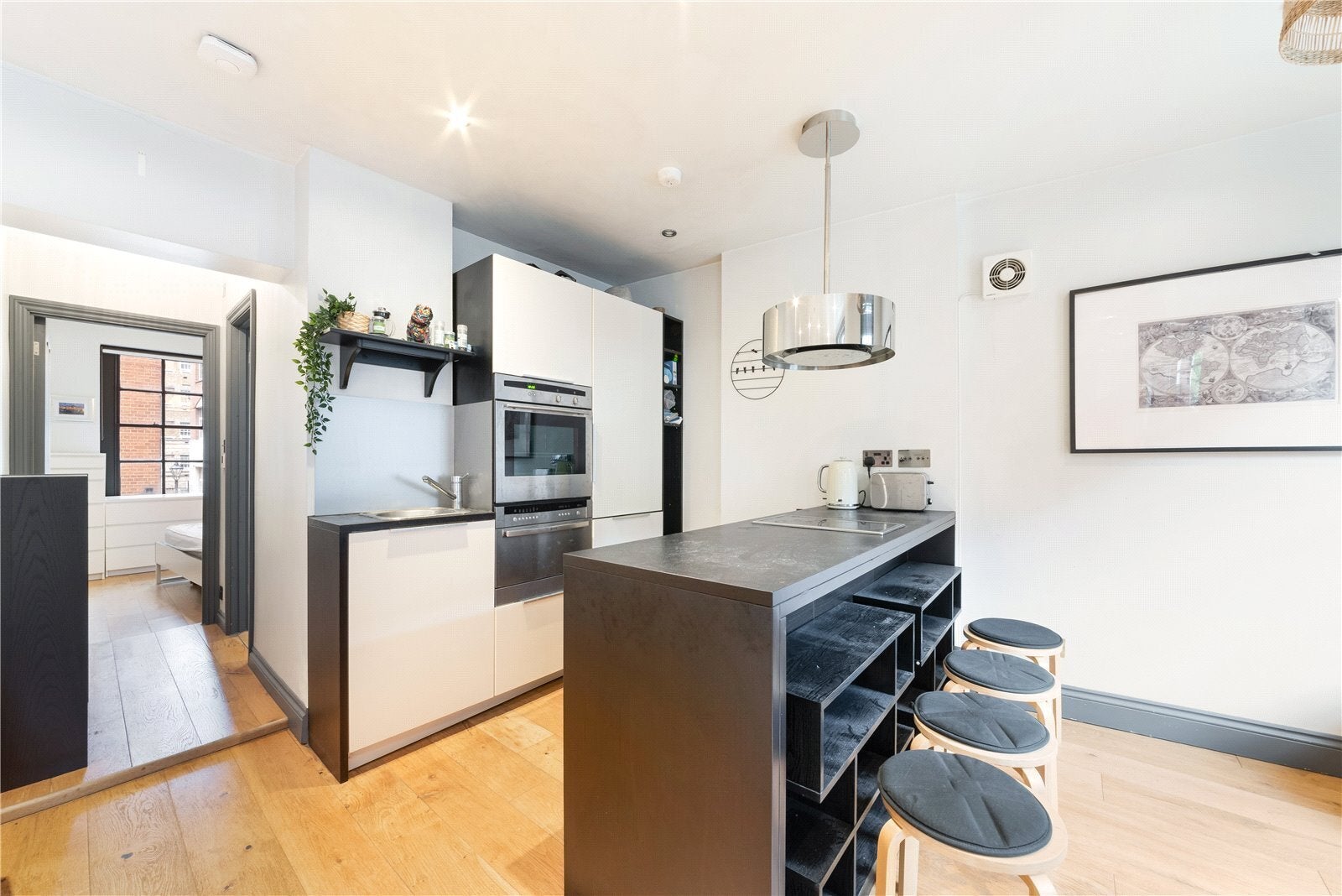 Flat Martlett Court in City of Westminster