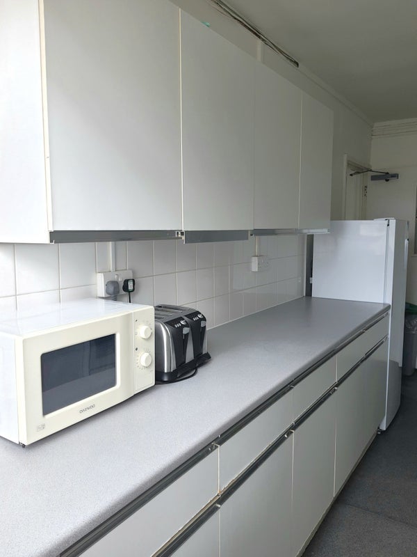 Room Tunworth Crescent in Greater London