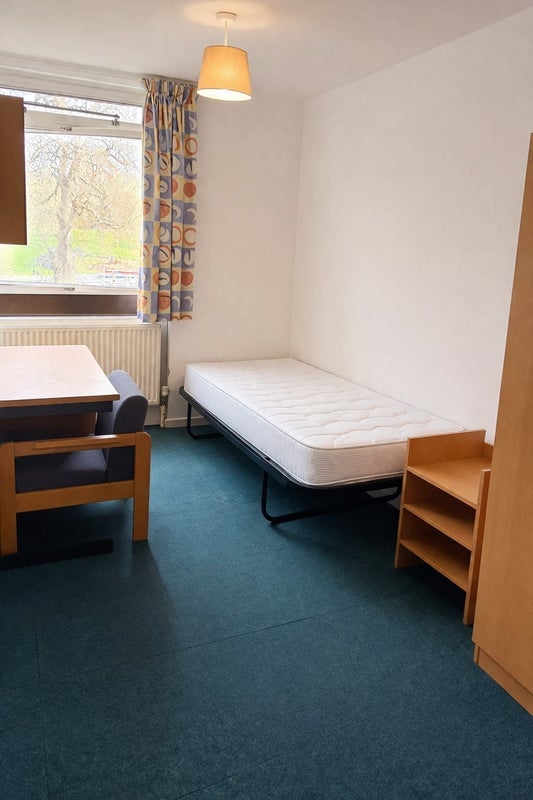Room Tunworth Crescent in Greater London