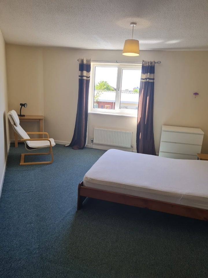 Flat Smedley Lane in Manchester