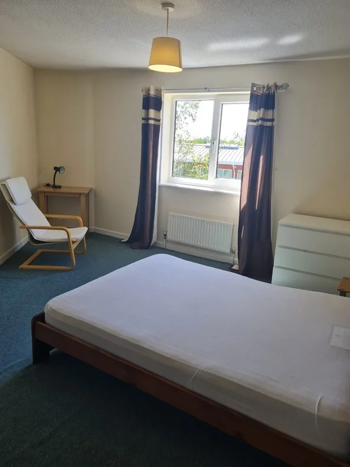 Flat Smedley Lane in Manchester