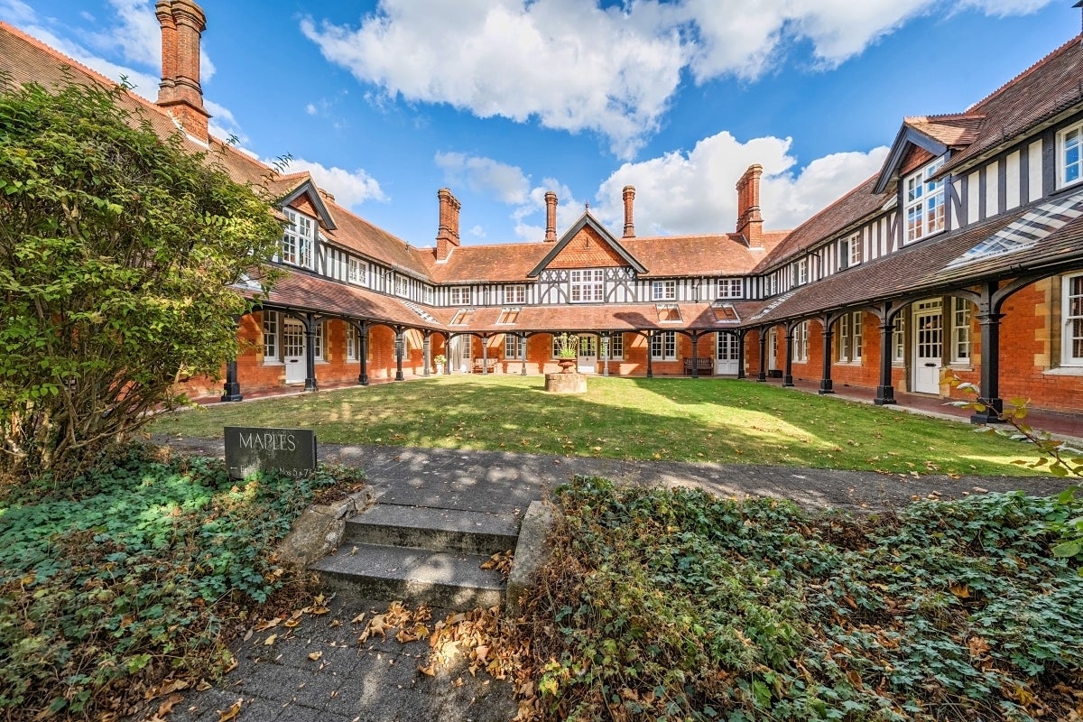 Flat Clarence Road in St Albans