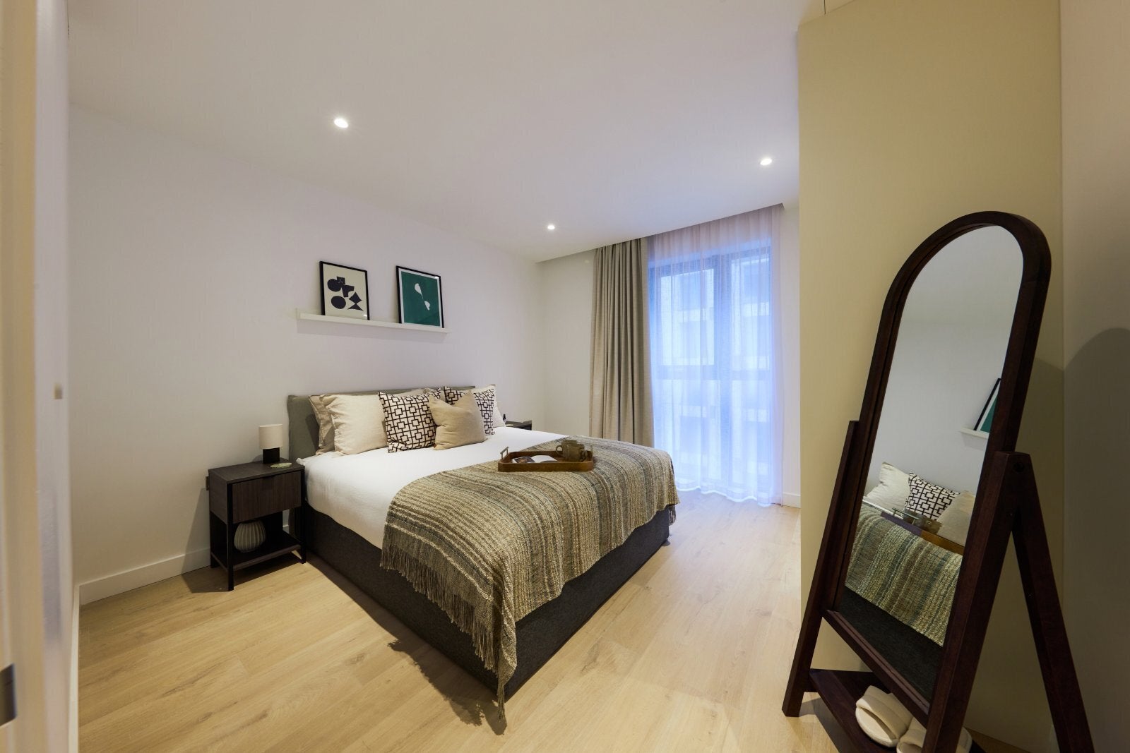 Flat New Drum Street in Greater London