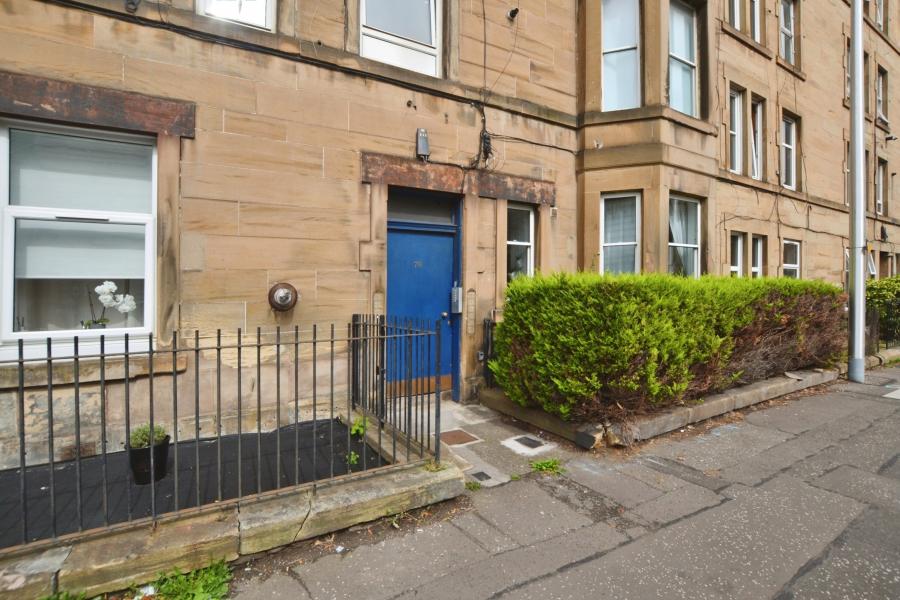 Flat Slateford Road in City of Edinburgh