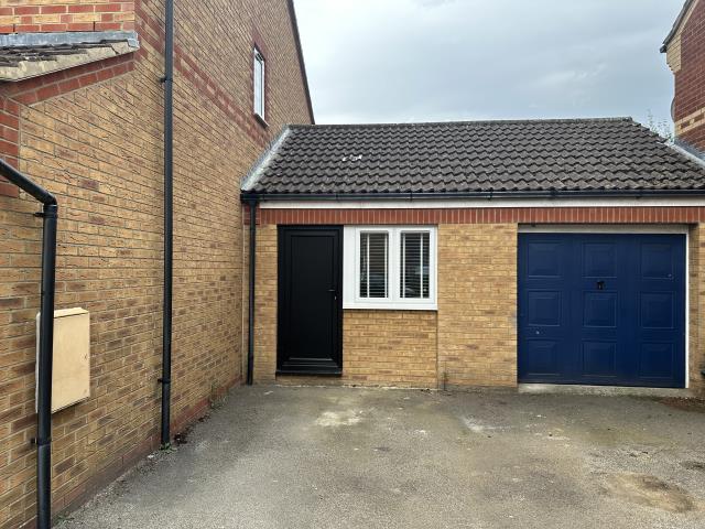 Room Merganser Drive in Cherwell District