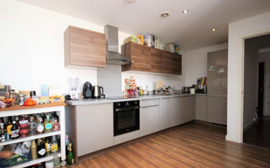 Flat Sillavan Way in Salford