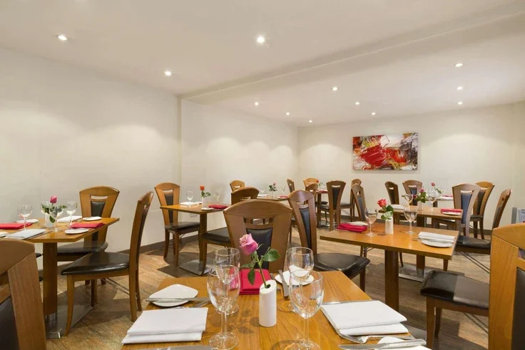 Room Luther Close in Greater London