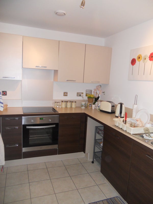 Room Bramwell Way in Greater London