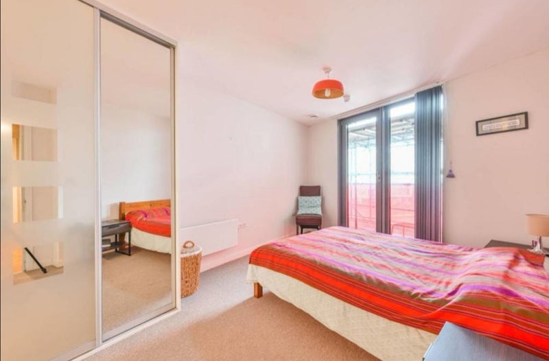 Flat Warton Road in Greater London