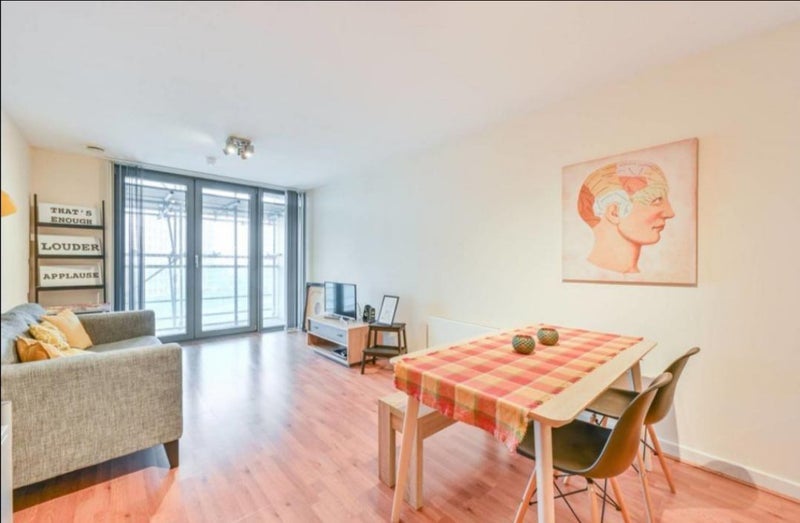 Flat Warton Road in Greater London