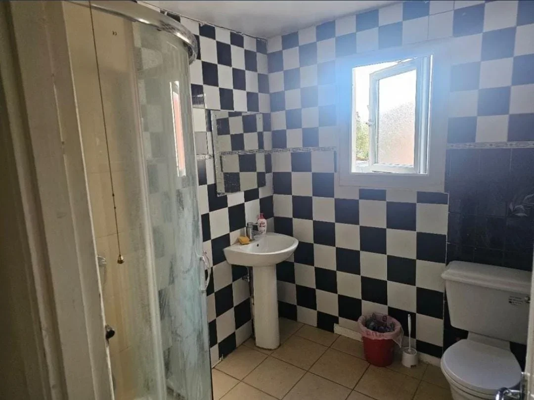 Room Mordaunt Road in Greater London