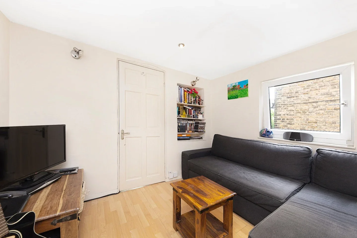 Flat Earlsfield Road in Greater London