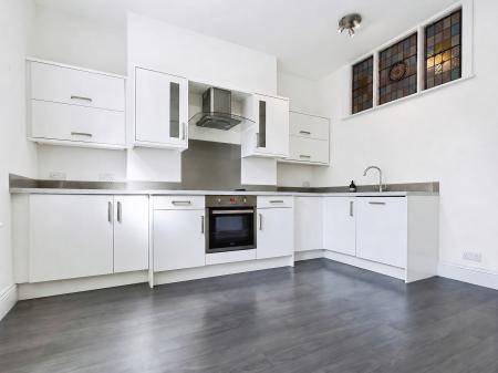 Flat Clarence Drive in Harrogate