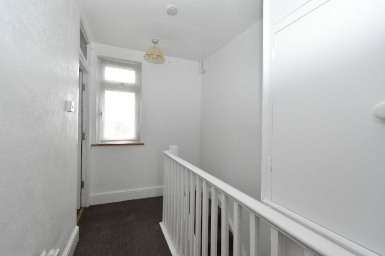 Flat Watford Road in Greater London