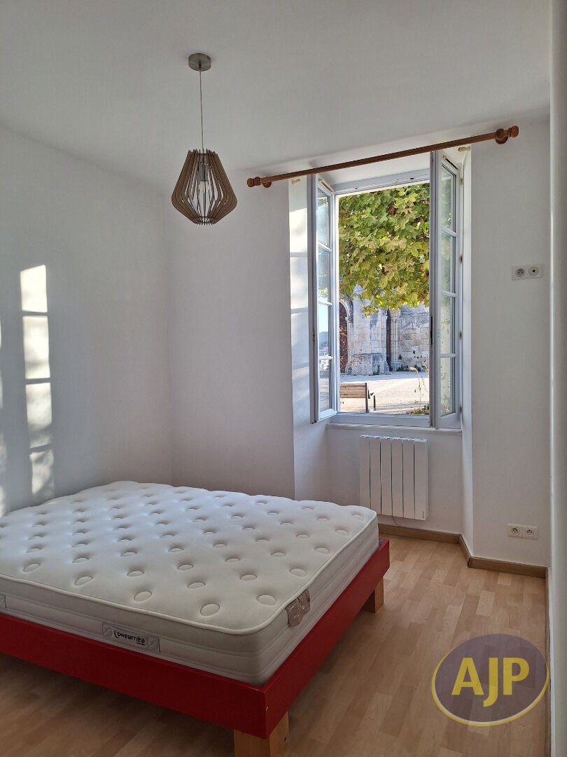 Appartement D 25 à Charras