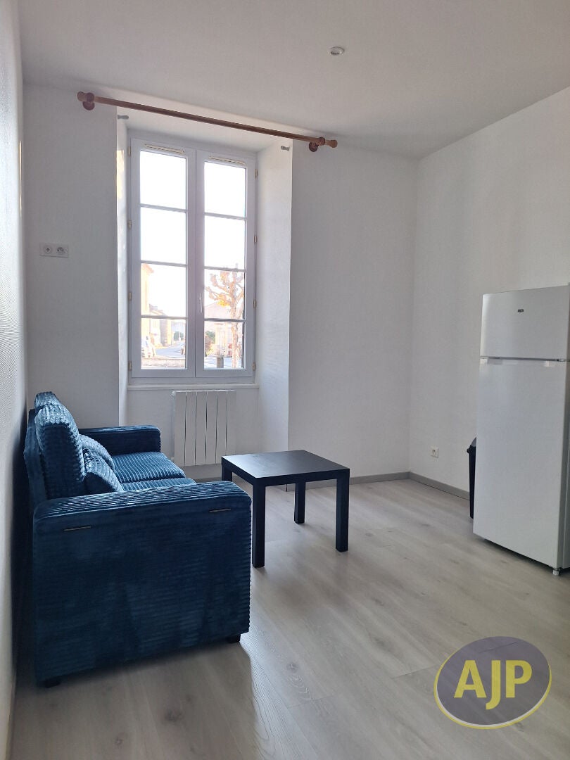 Appartement D 25 à Charras