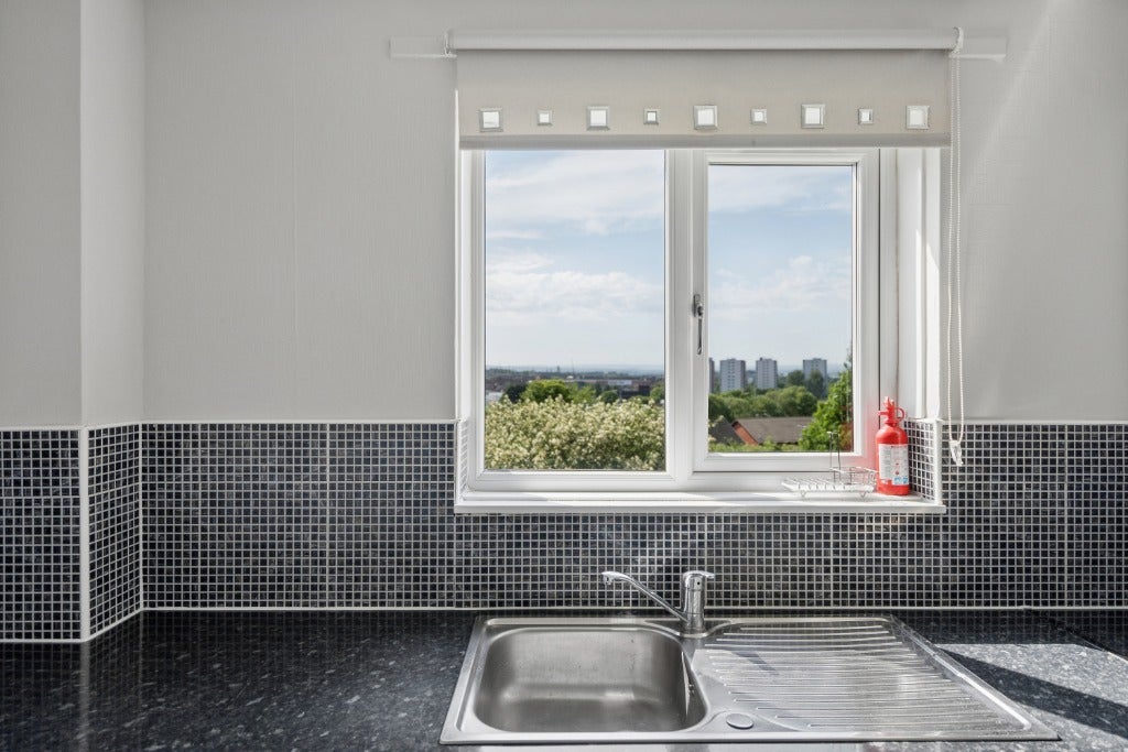 Flat Sandbank Drive in Glasgow